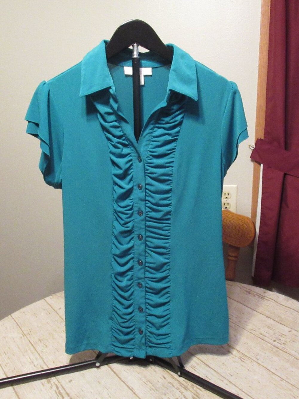 Classy Irish Green Ruffled Top - Size Medium